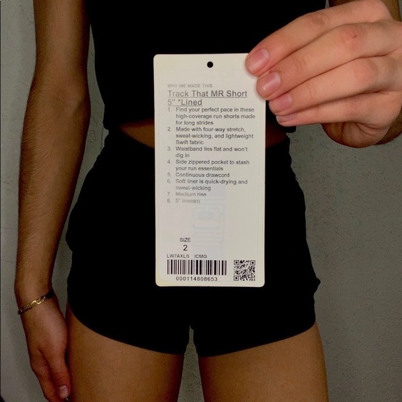 Lululemon mid rise gray and black camo short - Picture 5 of 5